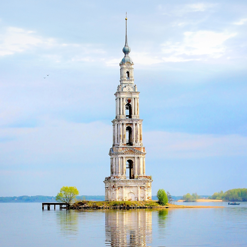 The Flooded Old Town of Kalyazin in Russia | Alamy Stock Photo by farawayjoe/RooM the Agency 