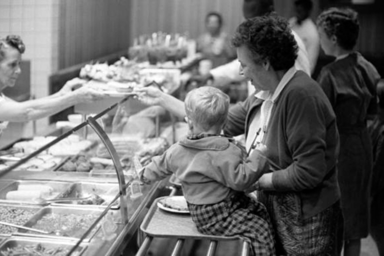 Morrison's Cafeteria | Alamy Stock Photo by State Archives of Florida/Florida Memory