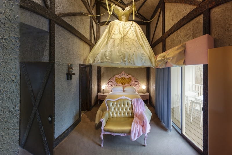 This Cinderella Themed Motel Room Will Make You Feel Like a Princess | 