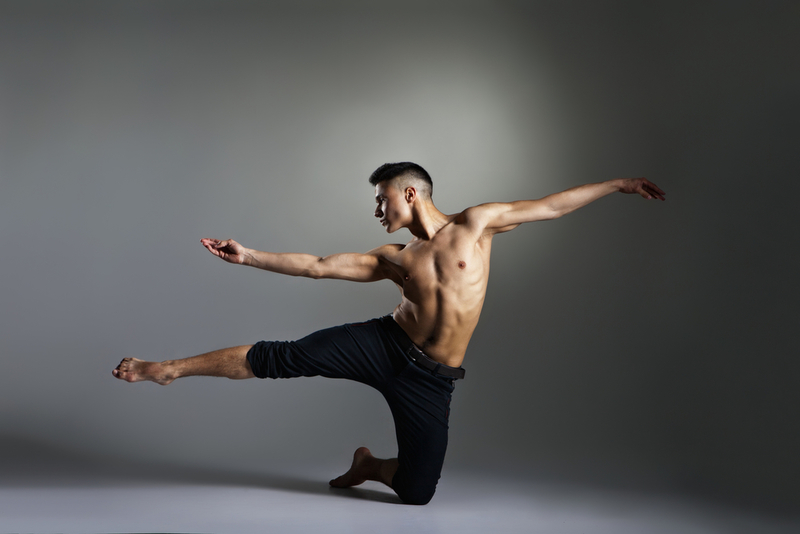 Ballet Dancers Have Rock-Hard Abs | Shutterstock