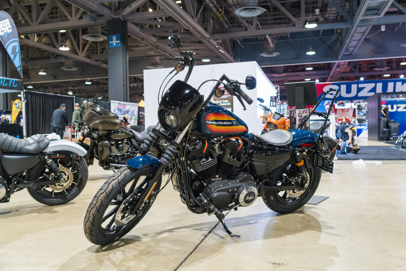 Harley-Davidson Iron 1200 | Shutterstock