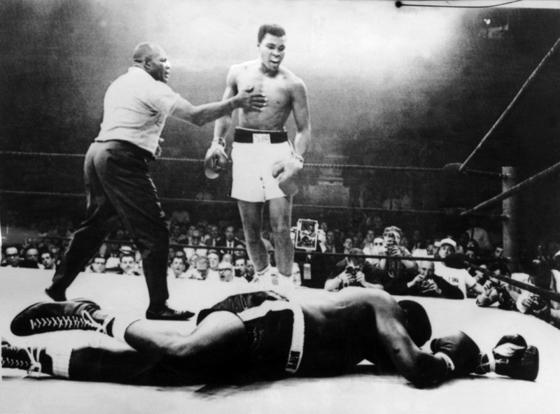 Ali Knocks Out Liston | Alamy Stock Photo