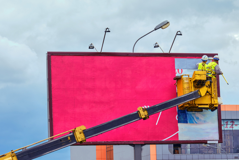 Billboard Installer | Shutterstock