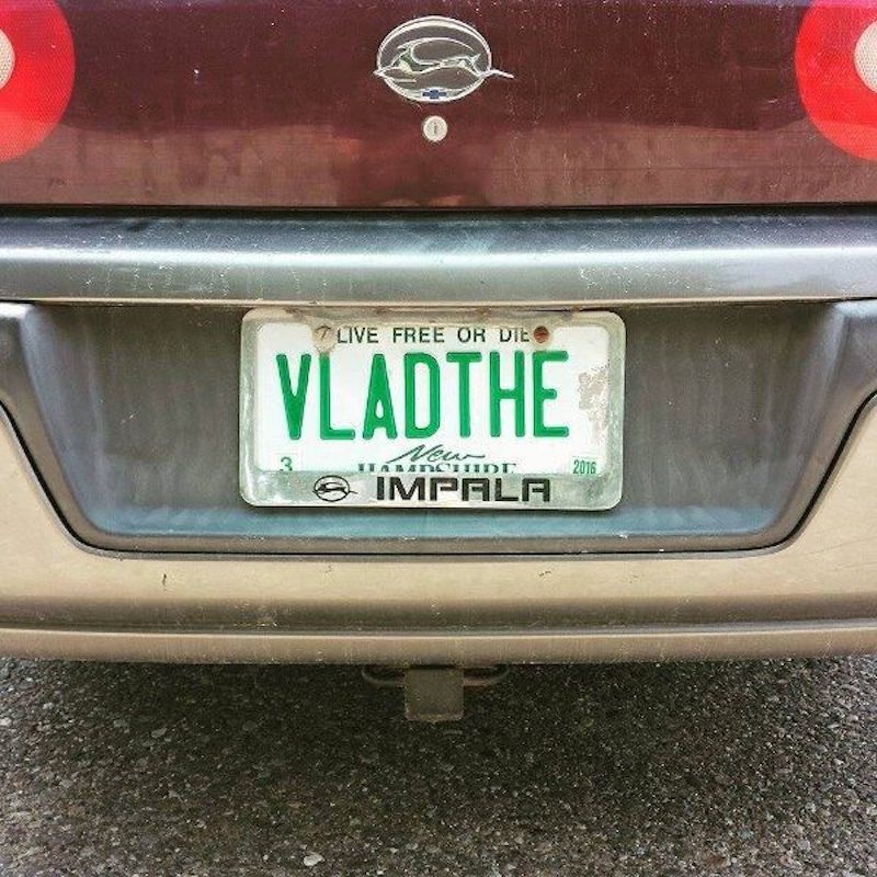 Hilarious License Plates That Will Curb That Morning Road Rage | Pinterest/B