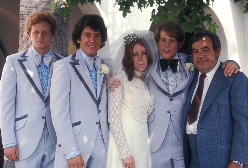 A ‘Happy Day’ for Newlywed “Happy Day” Cast Members Ron and Cheryl Howard on Their Wedding Day, 1975 | Alamy Stock Photo by Phil Roach/Globe Photos/ZUMAPRESS.com
