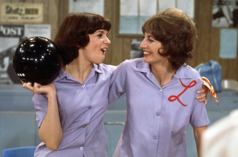 The BFF Roomies Played ‘Fast Girls’ on ‘Happy Days’ | Alamy Stock Photo