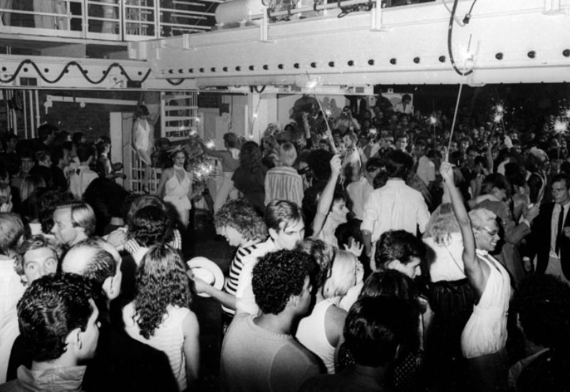 La noche de apertura del club se convirtió rápidamente en un caos | Alamy Stock Photo by John Barrett/PHOTOlink