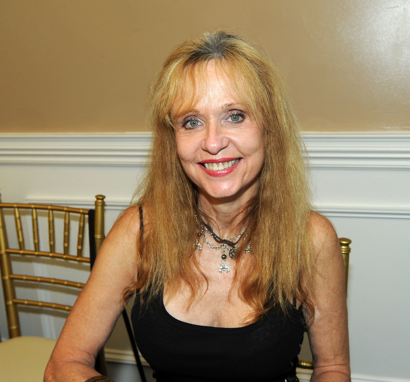 Linnea Quigley - Ahora | Getty Images Photo by Bobby Bank