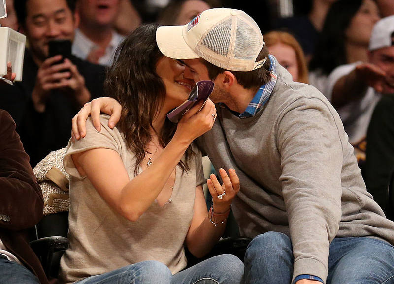El meme del beso frente a la cámara | Getty Images Photo by Stephen Dunn