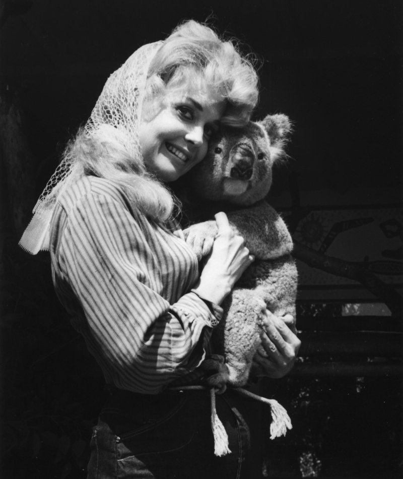 Donna Douglas Sings Gospel | Alamy Stock Photo by PictureLux/The Hollywood Archive 