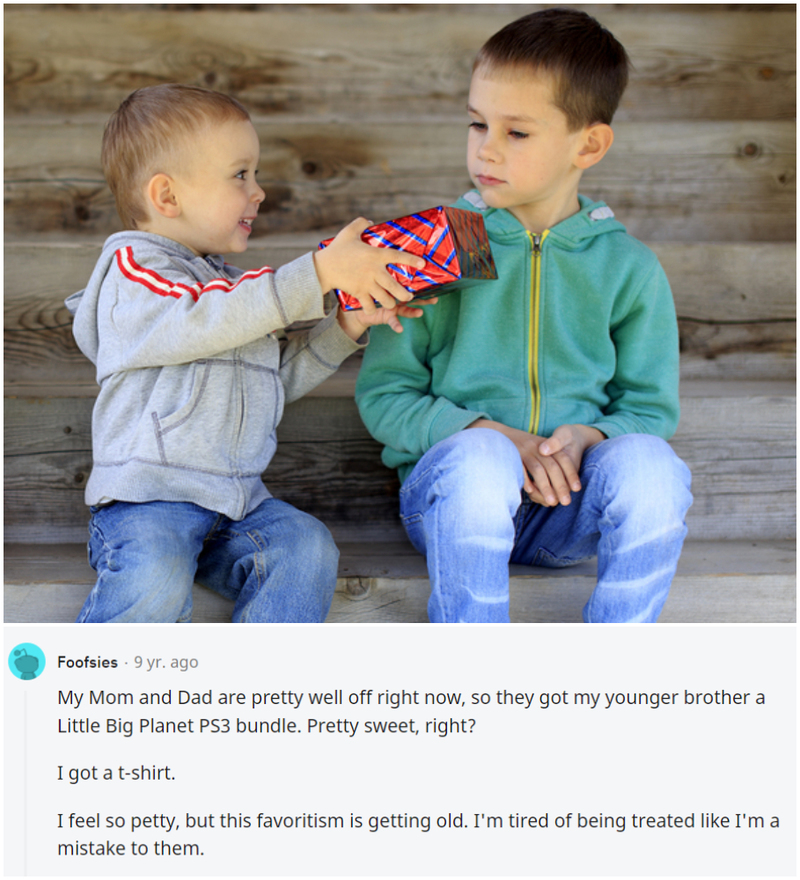 The Younger Brother Had a Great Christmas | Shutterstock & Reddit.com/Foofsies