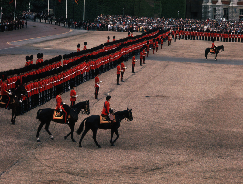 La procesión del cumpleaños de la reina Isabel | Getty Images Photo by Hulton-Deutsch Collection/CORBIS