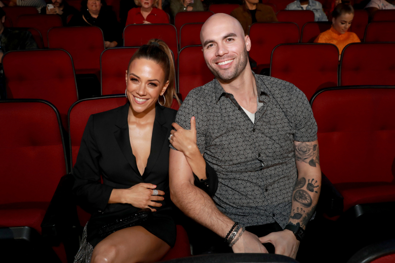 Mike Caussin und Jana Kramer | Getty Images Photo by Rich Fury