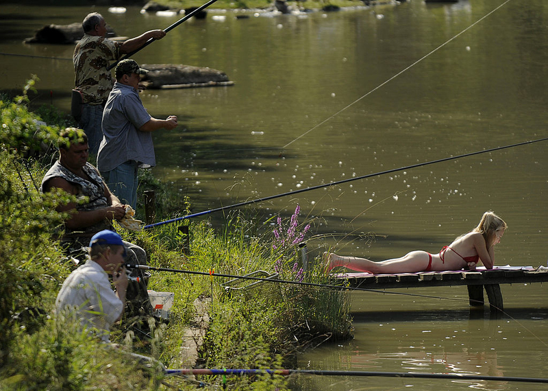 Hilarious Fishing Photos That Were Perfectly Timed
