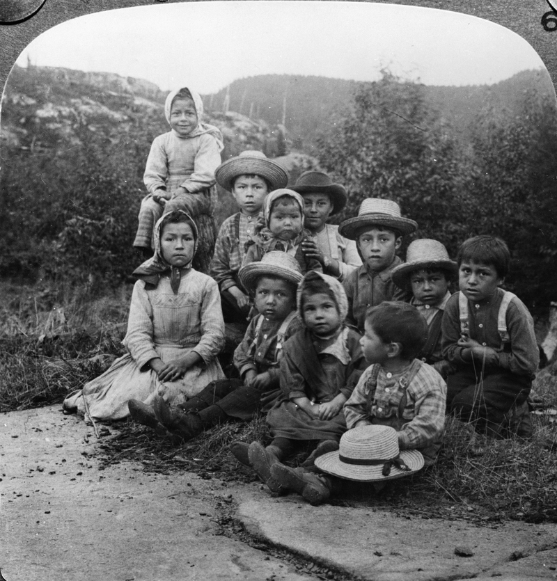 Chippewa Children | Getty Images Photo by Kean Collection