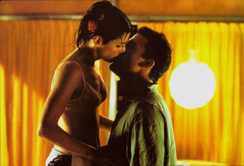 Sandra Bullock Offered Ben Affleck Altoids Before Their Kiss | MovieStillsDB Photo by murraymomo/Dreamworks Pictures