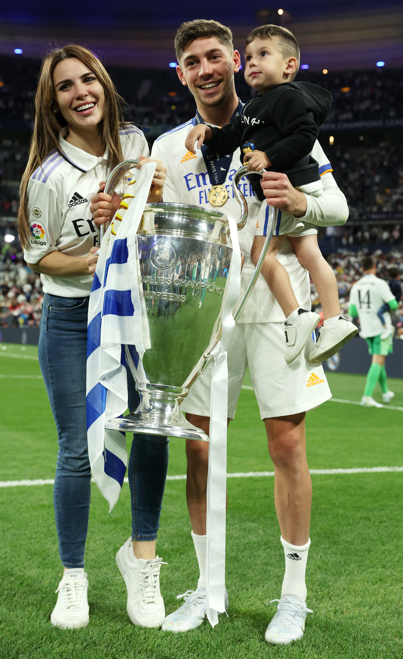 Federico Valverde y Mina Bonino | Getty Images Photo by Alexander Hassenstein - UEFA