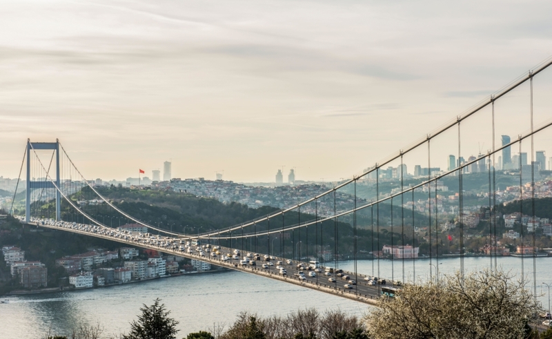Puente del Bósforo, Estambul, Turquía | Alamy Stock Photo by RESUL MUSLU 