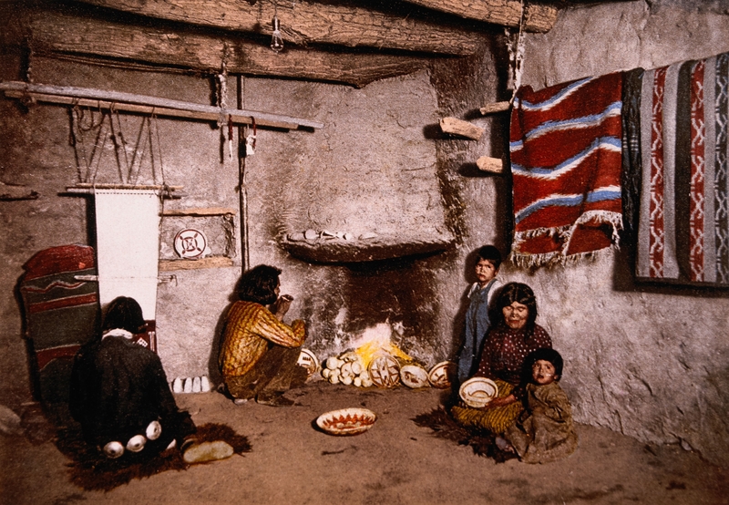 Hopi-Familie | Alamy Stock Photo by Glasshouse Images/JT Vintage
