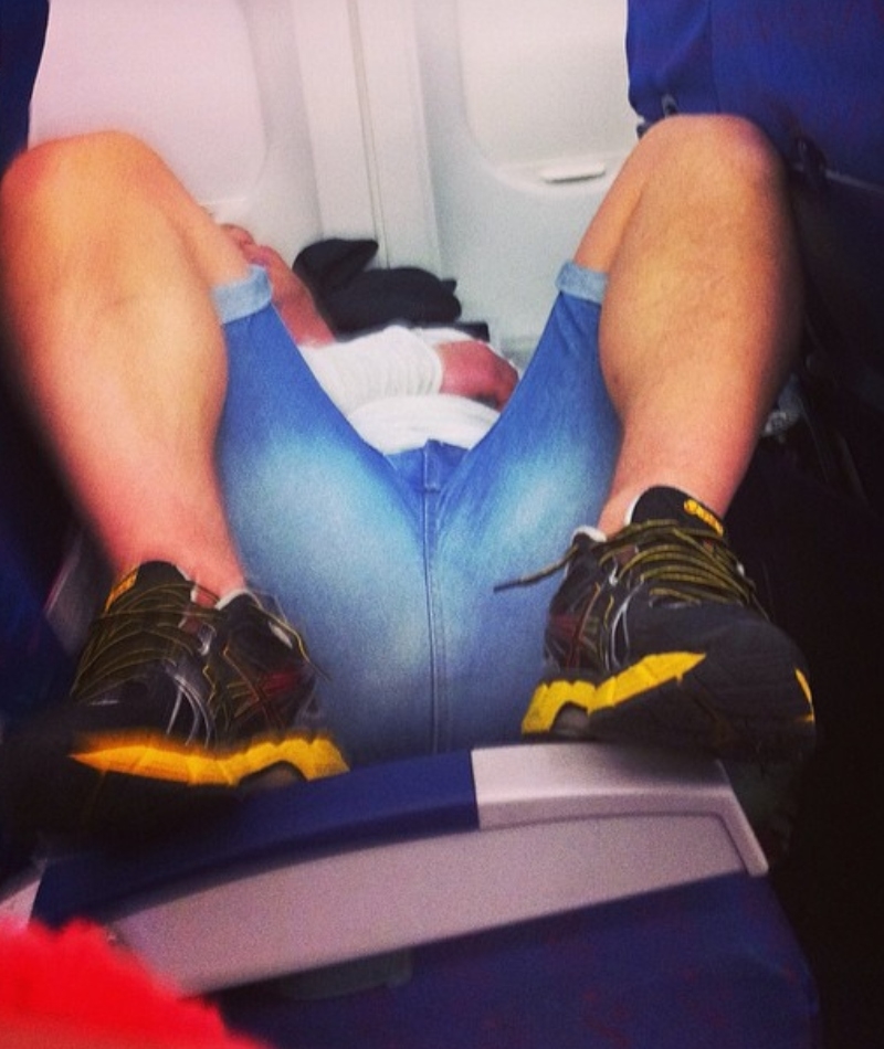 Ein wenig Anstand | Instagram/@passengershaming