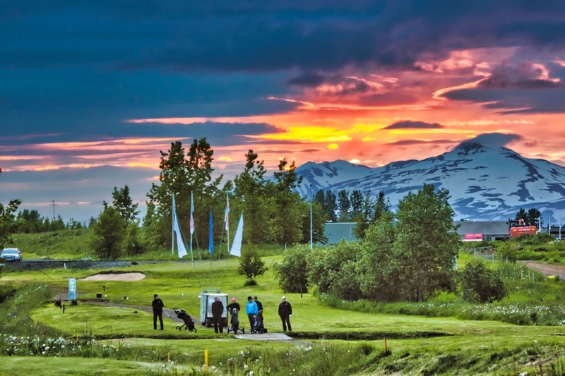 The Icelandic Midnight Sun | Alamy Stock Photo by CBKfoto 