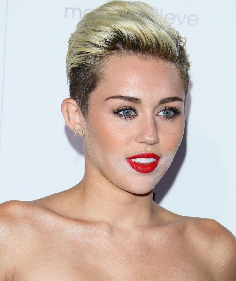 Miley Cyrus Falls Victim to the Same Makeup Malfunction | Getty Images Photo by JB Lacroix/WireImage