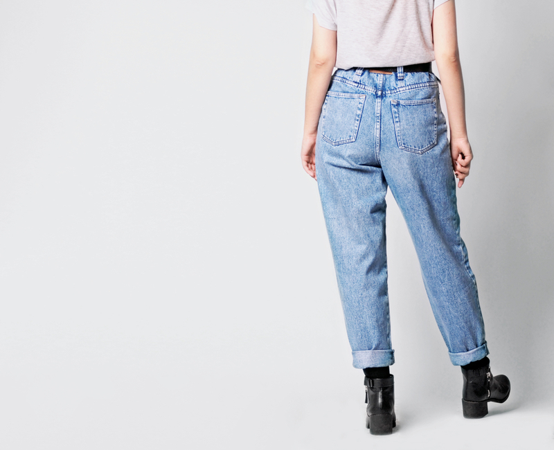 Frumpy Jeans | Shutterstock Photo by o.przybysz