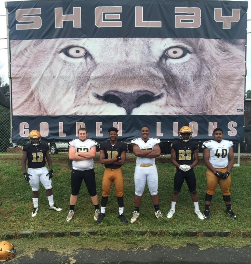 Shelby High School | Twitter/@GldLionFootball