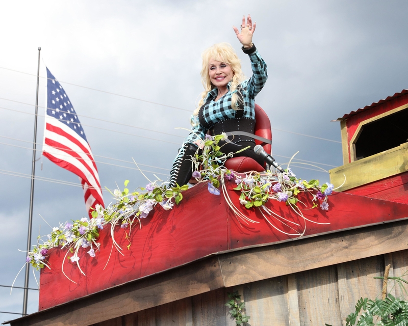 Dolly Parton - 500 Millionen US-Dollar | Alamy Stock Photo by AFF/Curtis Hilbun