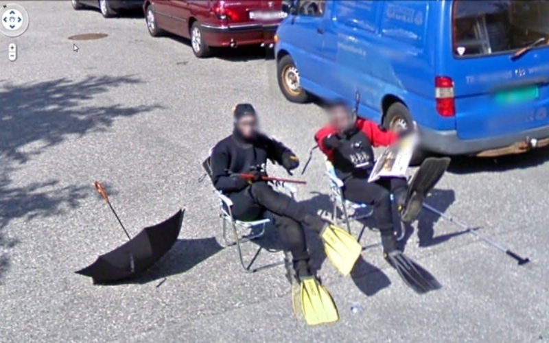 Relajándonos en nuestro equipo de buceo | Flickr Photo by Chris Messina via Google Street View
