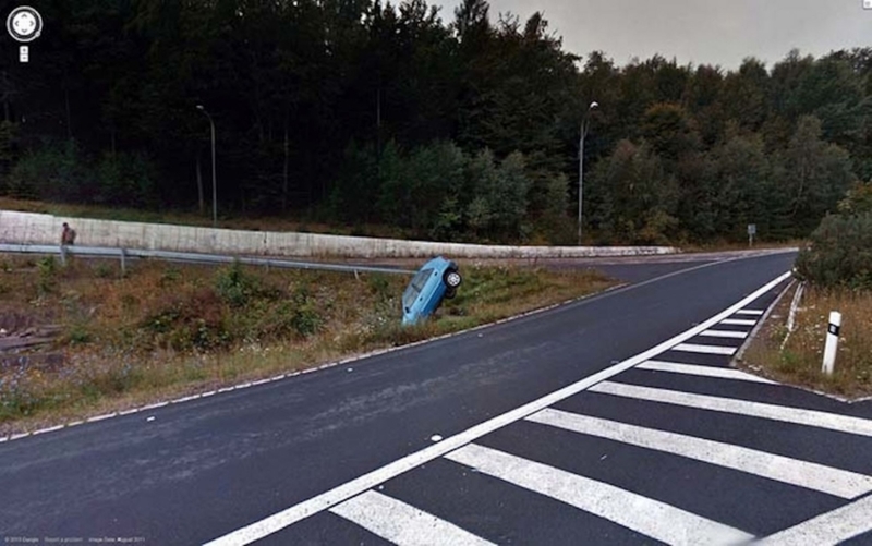 Un rebelde o un desafortunado accidente | Imgur.com/mxOkeB4 via Google Street View