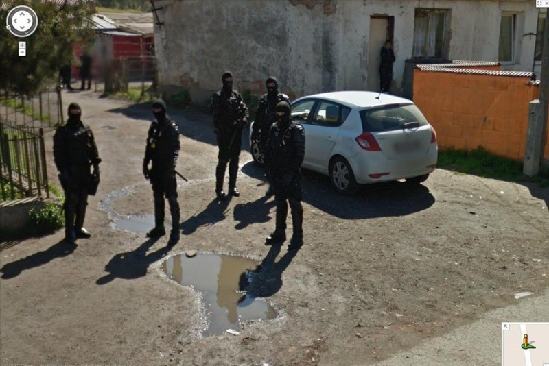 Misión ultrasecreta captada en una cámara no tan secreta de Google | Imgur.com/027cHjG via Google Street View