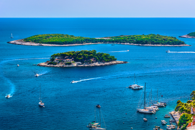 Hvar y las islas Pakleni, Croacia | Dreamer4787/Shutterstock