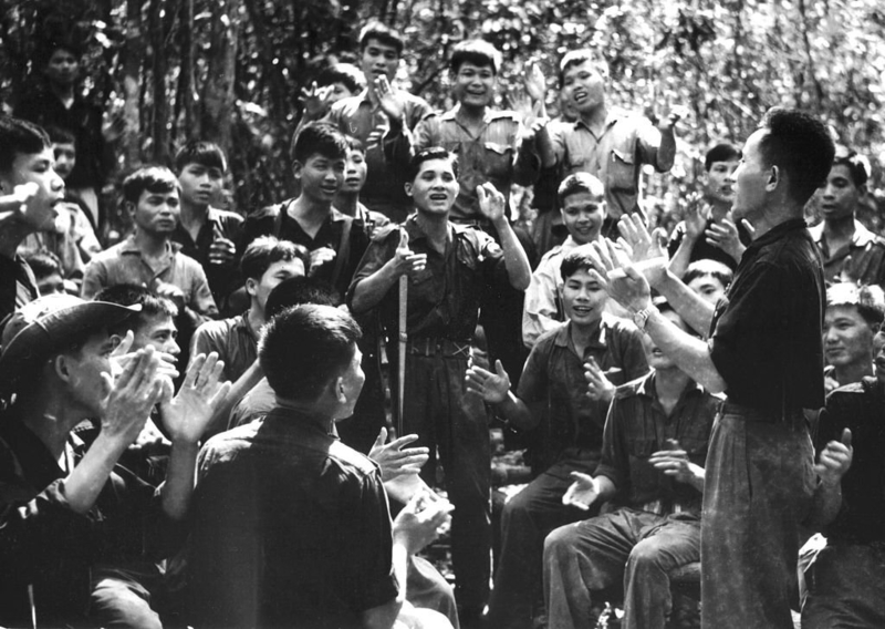 Una reunión de soldados del ejército de la República de Vietnam | Getty Images Photo by Photo12
