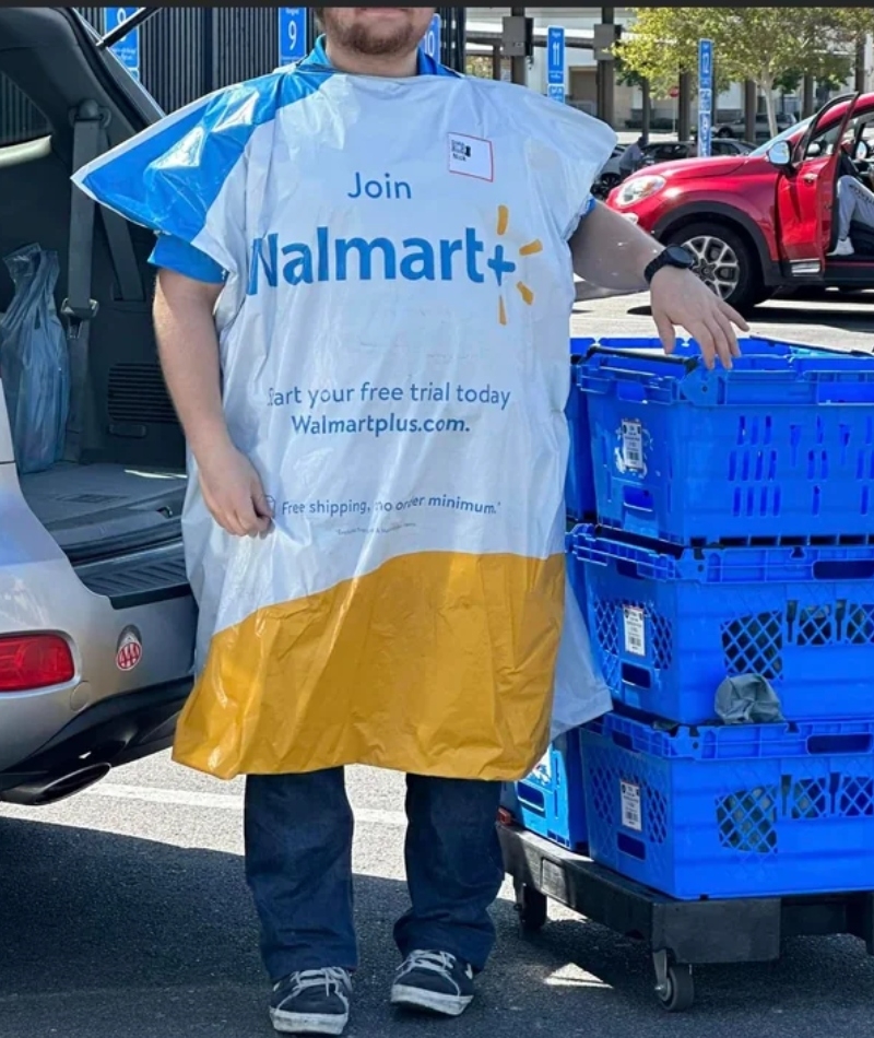 ¿Los nuevos uniformes de Walmart? | Reddit.com/Cactaddict