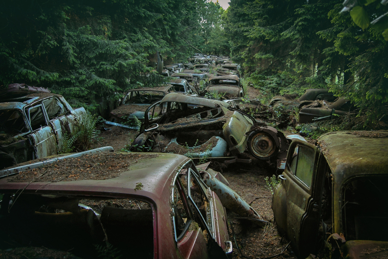 Coches abandonados por soldados estadounidenses en Bélgica | Alamy Stock Photo by Media Drum World