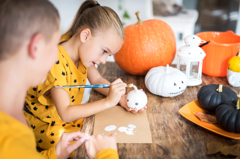 Comforting Costumes: How to Help Children Who Are Afraid of Halloween | Shutterstock