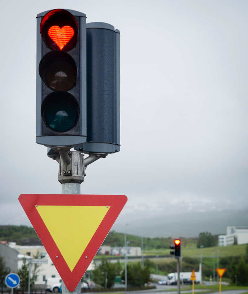 Die isländische Ampel mit dem roten Herzen | Alamy Stock Photo by Mint Images Limited 