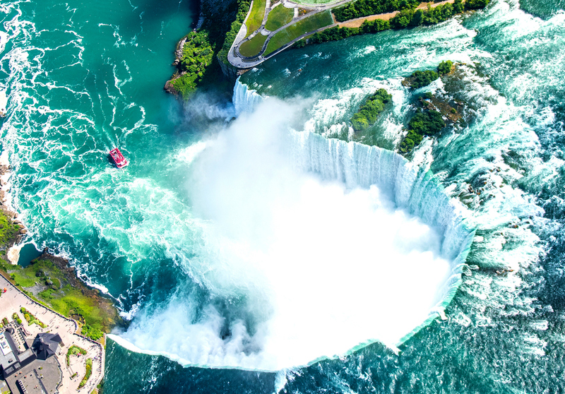 You’ll Never Believe What Researchers Discovered When They Drained the Water from The Niagara Falls | Shutterstock