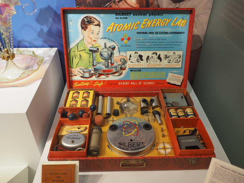 Loco juguete infantil de los años 50 | Alamy Stock Photo by stockeurope