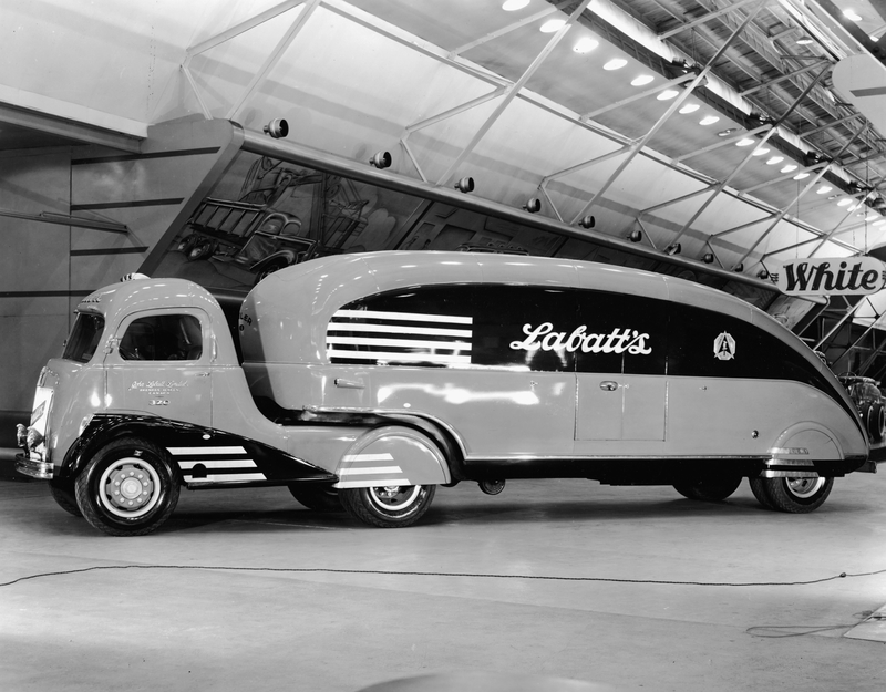 Camión de 1947, utilizado para transportar cerveza por Gran Bretaña | Getty Images Photo by Hulton Archive