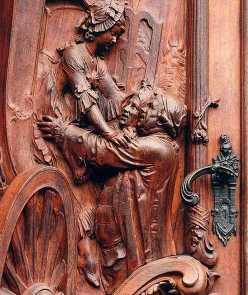 Una puerta del siglo XVIII | Imgur.com/uilucFL