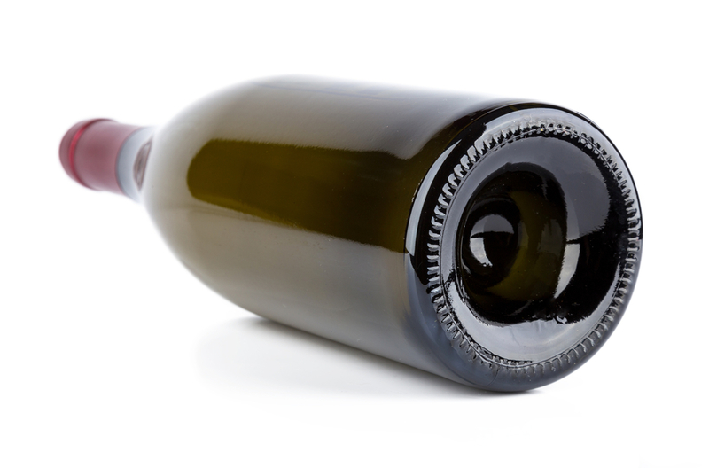 Vertiefung in Weinflaschen | Shutterstock