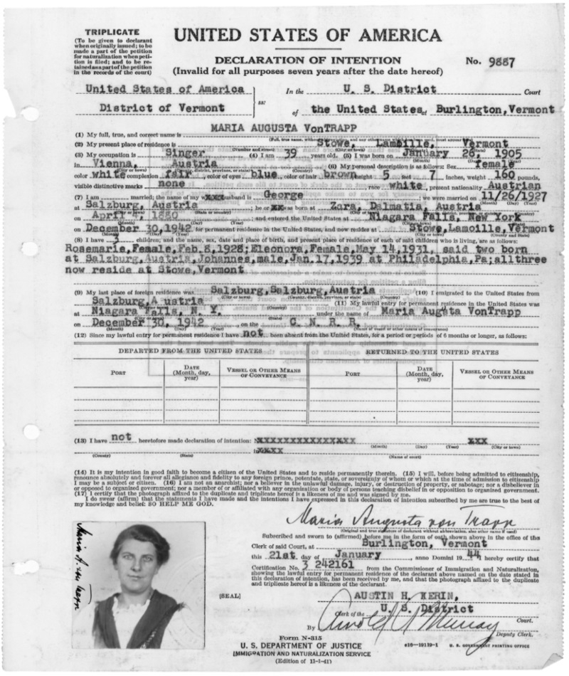 Erhalt ihrer Staatsbürgerschaft | Alamy Stock Photo by Smith Collection/Gado Images