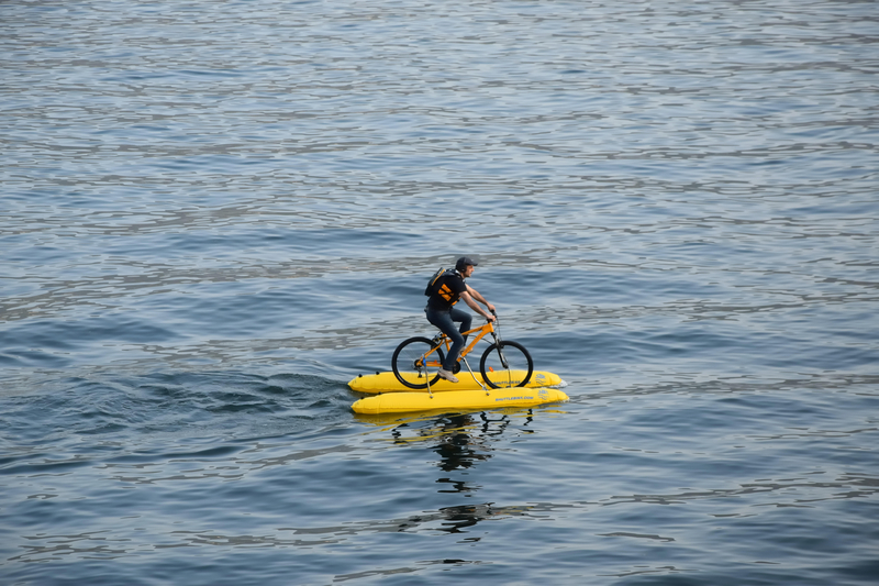 Bicicleta acuática | Alamy Stock Photo by K I Photography