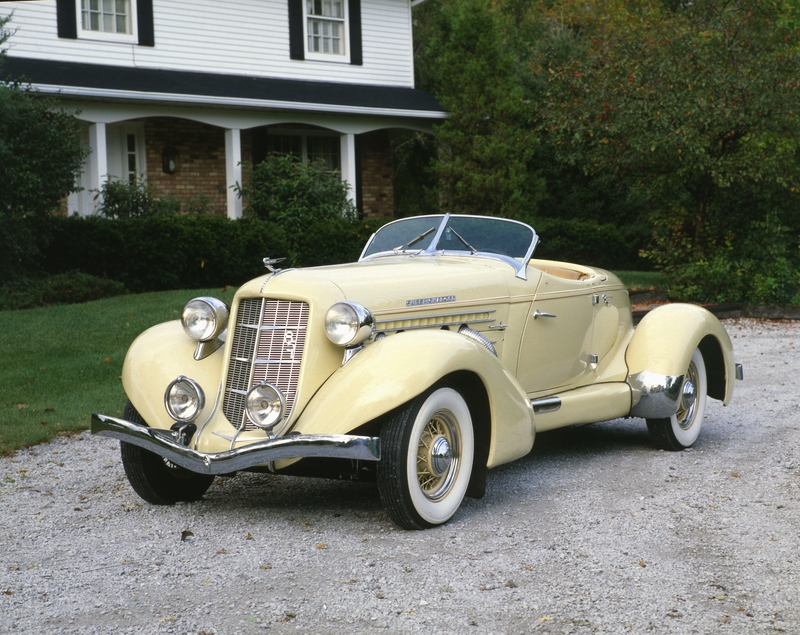 1935 Auburn 851 Boattail Supercharged Speedster | Alamy Stock Photo by Smith Archive