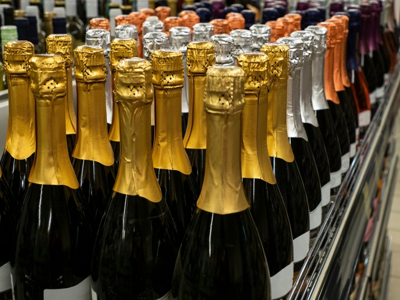 Champagne | yosmoes815/Shutterstock